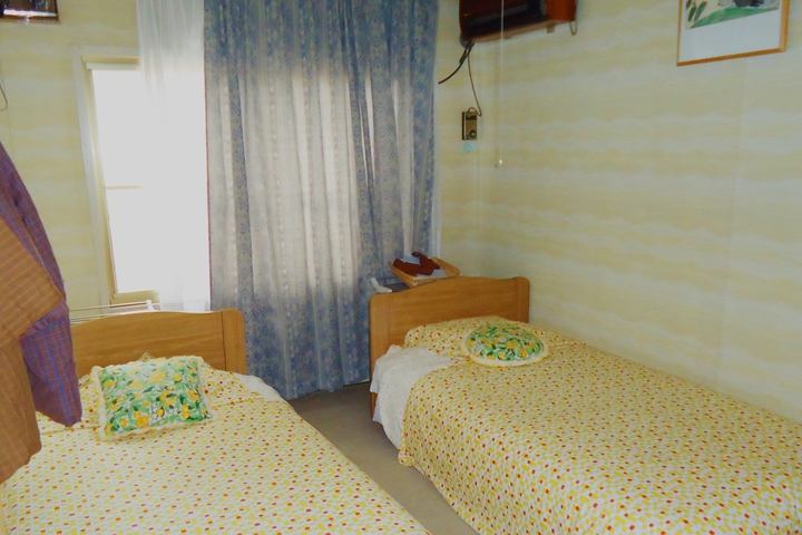 Room 5 of 36