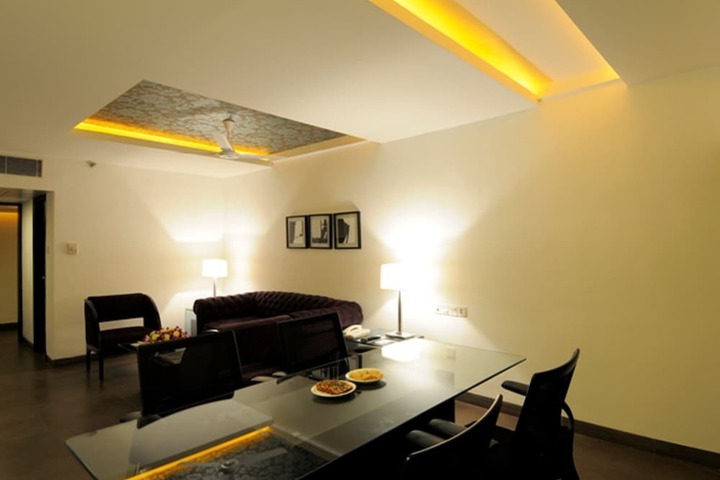 Room 10 of 29