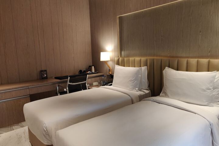 Room 18 of 43