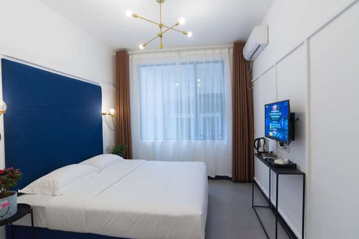 Room 28 of 41
