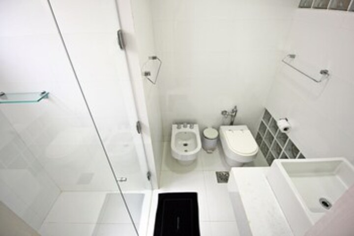 Room 4 of 20
