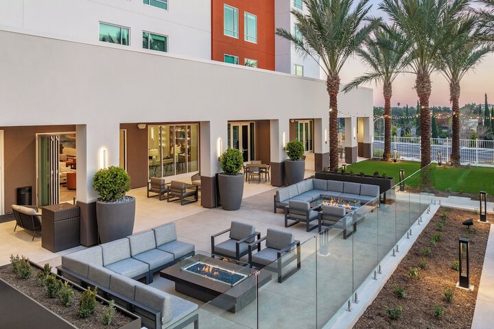 Terrace/Patio 27 of 29