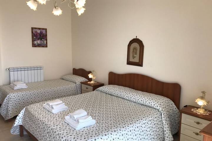 Room 22 of 240