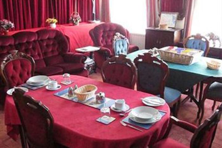 Dining 7 of 29
