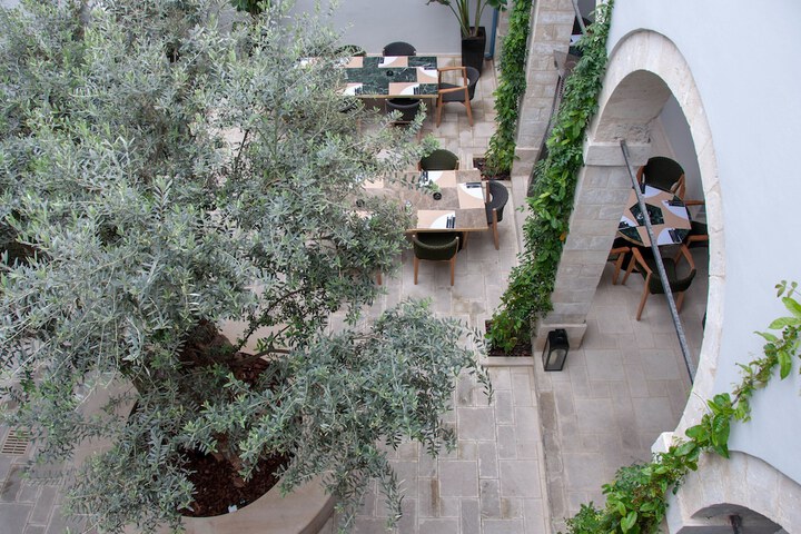 Dining 77 of 119
