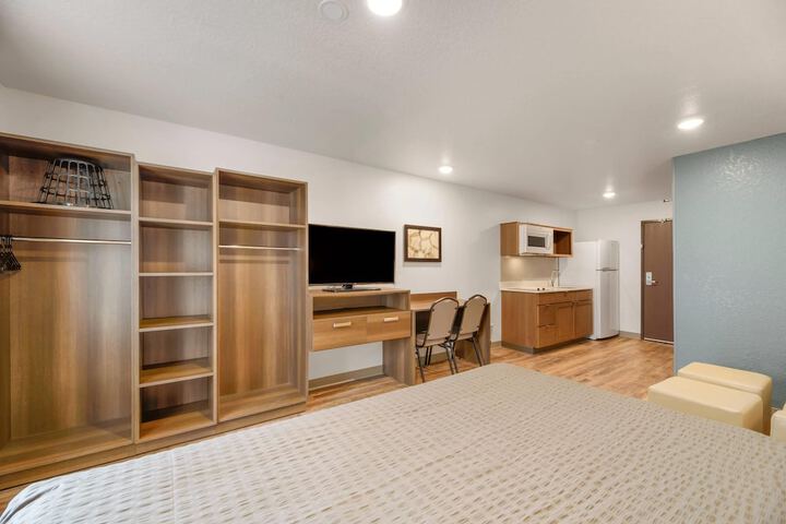 Room 10 of 37