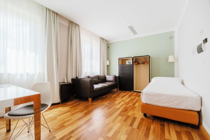 Room 30 of 74