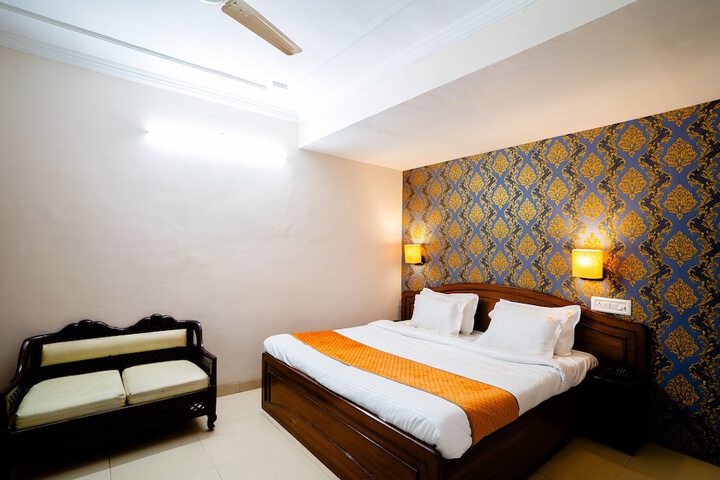 Room 27 of 46