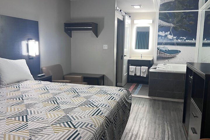 Room 21 of 38