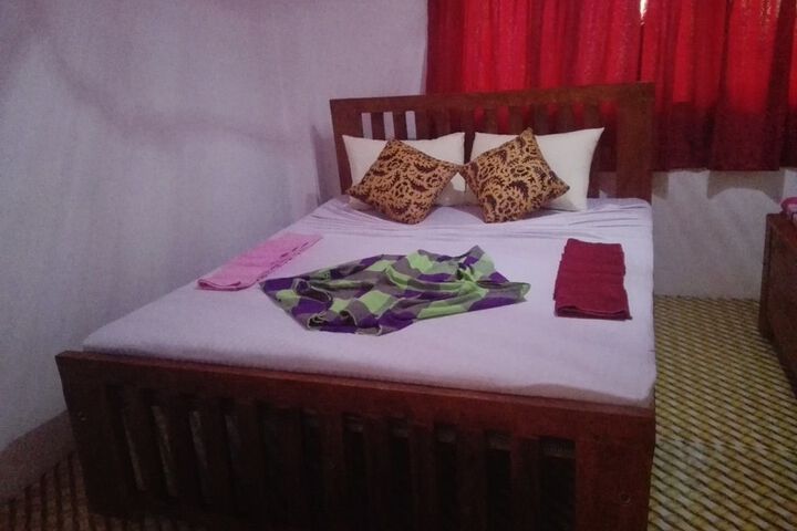Room 4 of 28