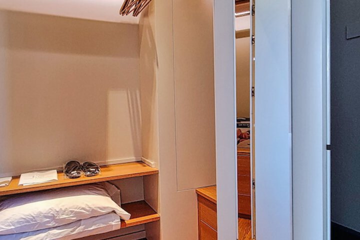 Room 26 of 70