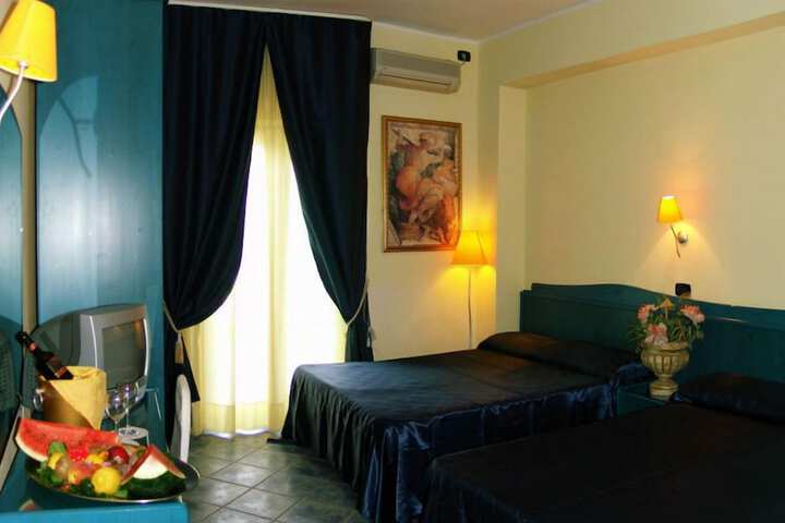 Room 5 of 21