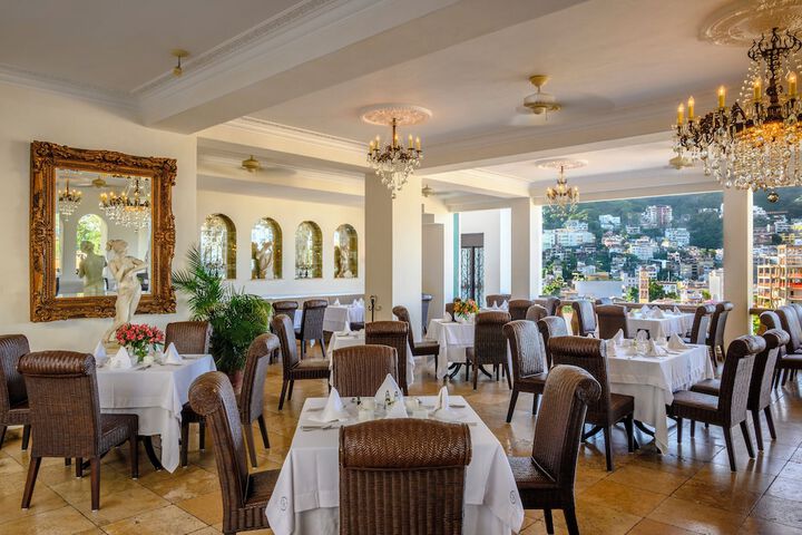 Dining 52 of 75