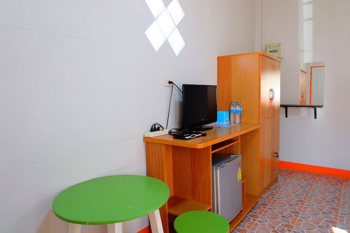 Room 13 of 17