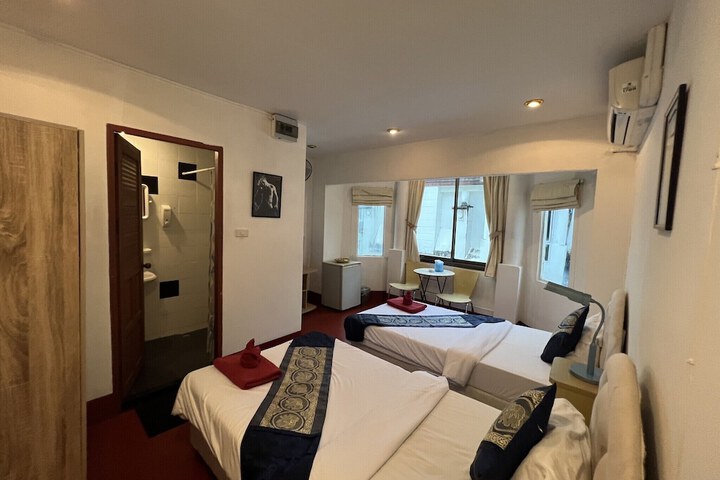 Room 9 of 62