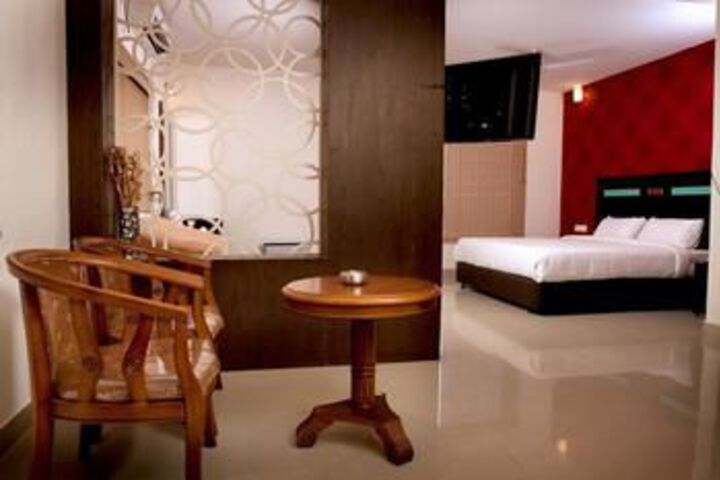 Hotel Suite Photo
