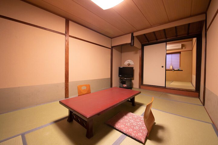 Room 19 of 68