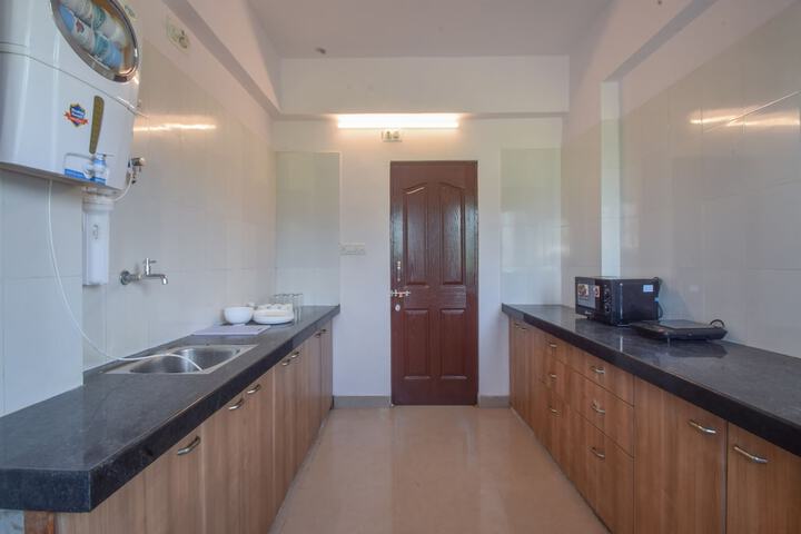 Exterior of OYO 18861 Home Mount View Stay Goverdhan Villas