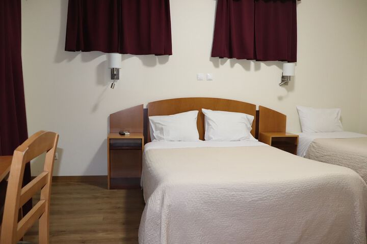 Room 10 of 113