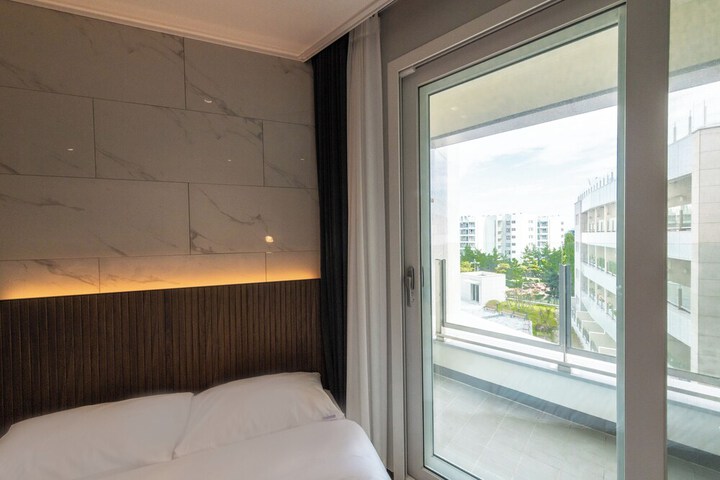 Room 14 of 46