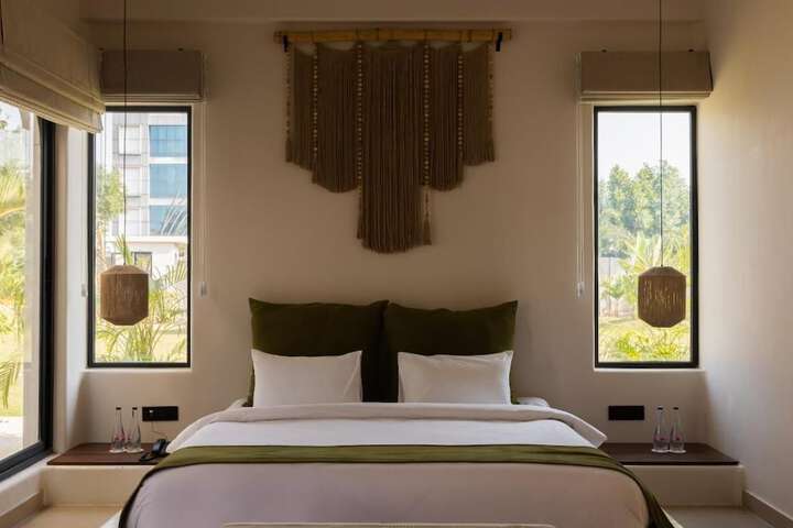 Room 3 of 110