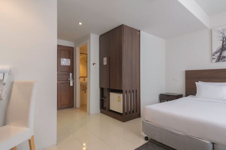 Room 25 of 54