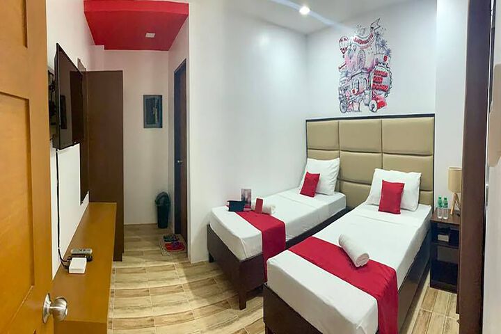 Room 6 of 19