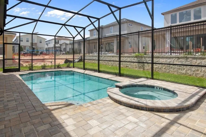 Pool 12 of 26