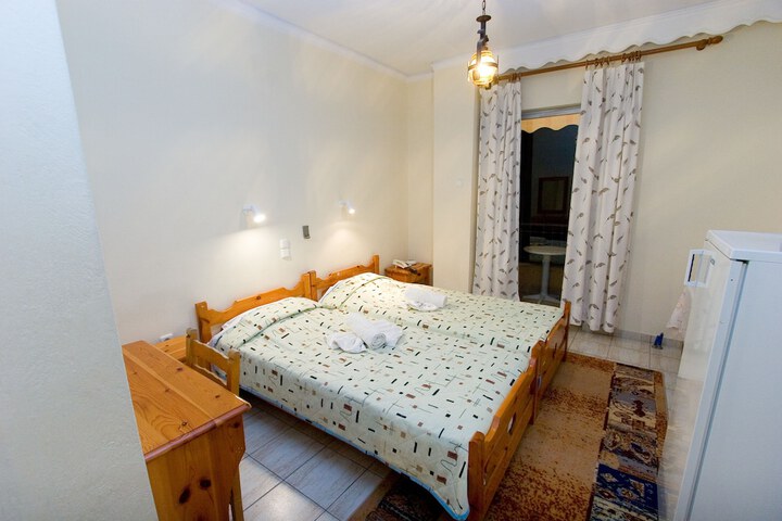 Room 5 of 37