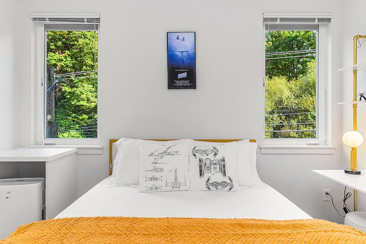 Room 2 of 20