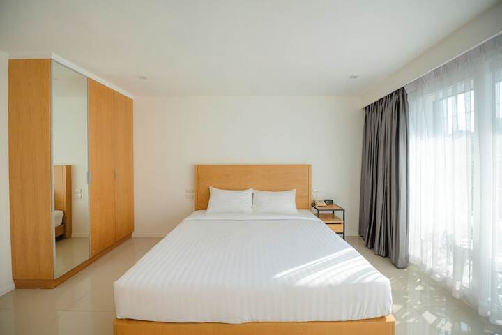Room 10 of 120