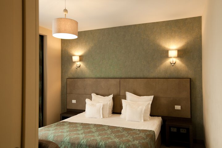 Room 27 of 71