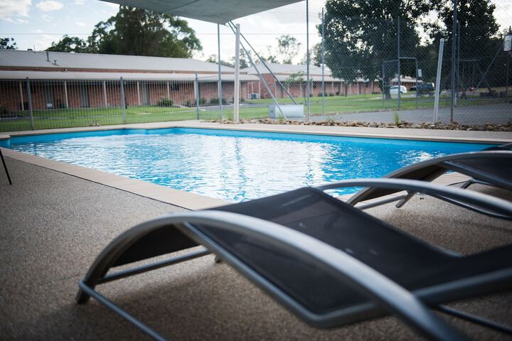 Pool 16 of 32