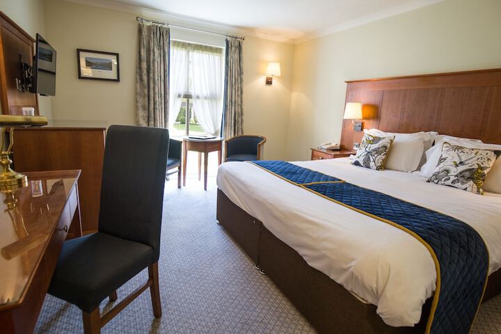 Room 27 of 123