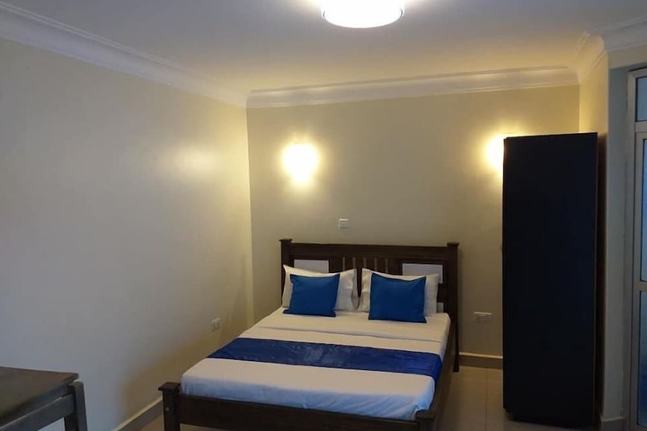 Room 12 of 20