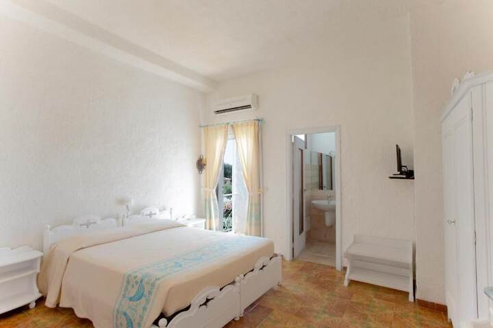 Room 8 of 29