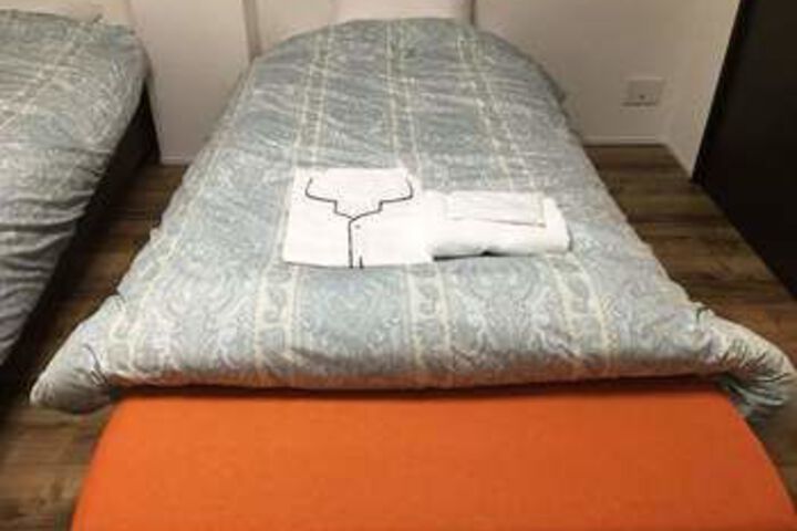 Room 4 of 15