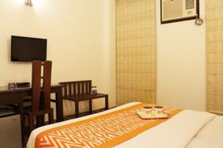 Room 18 of 26
