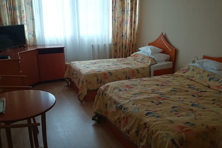 Room 10 of 34