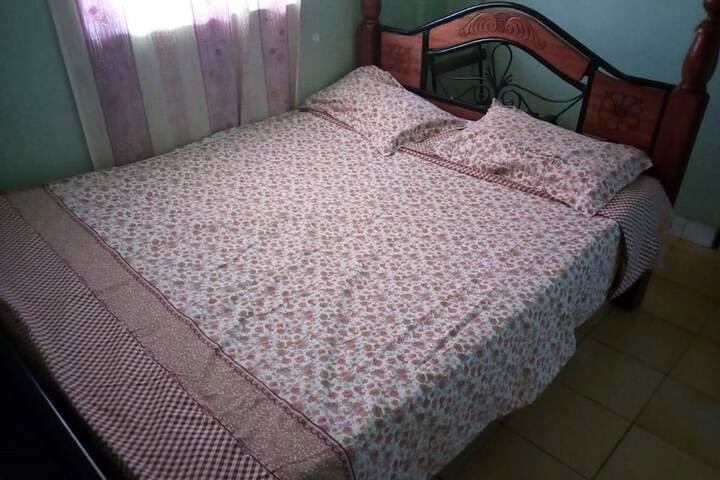 Room 4 of 16