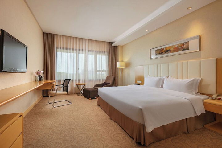 Room 4 of 42