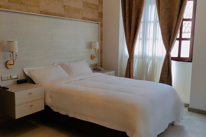 Room 47 of 90