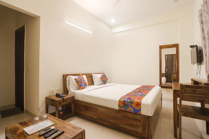 Room 15 of 25