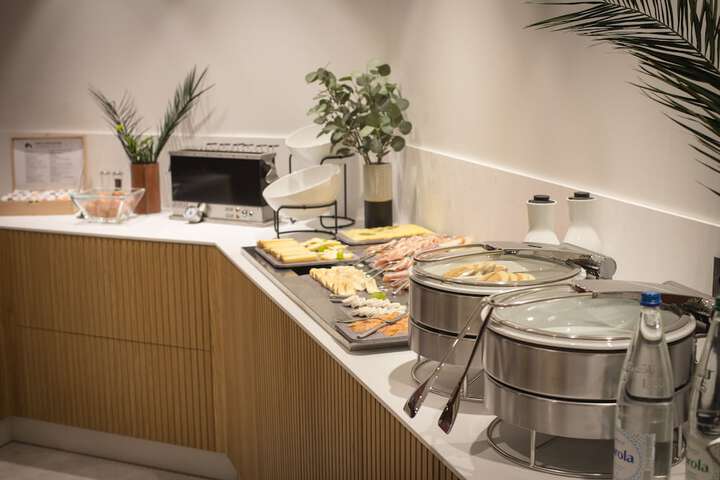 Dining 56 of 61