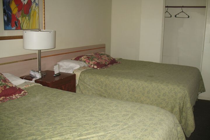 Room 5 of 14