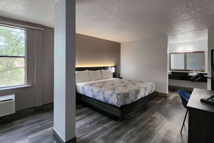 Room 27 of 50