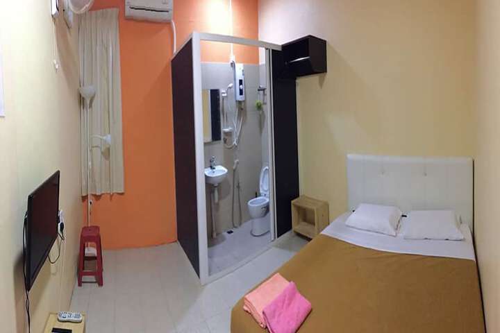 Room 5 of 19