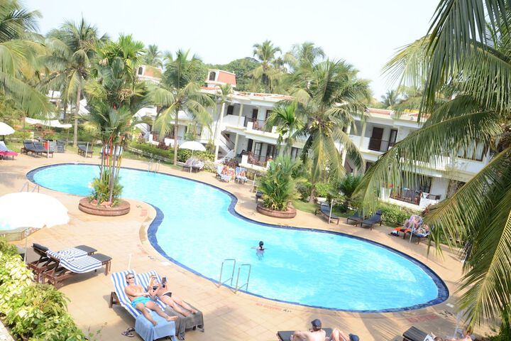 Hotel Pool