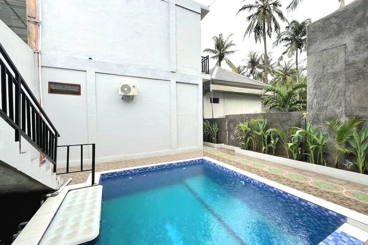 Pool 9 of 11