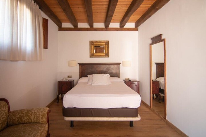 Room 47 of 119